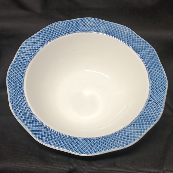 Locks of Scotland Blue Covered Dish - Picture 5 of 7